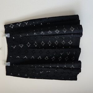 Banana Republic Black Eyelet Pleated Knee Length Skirt Sz 6P Classic Elegant